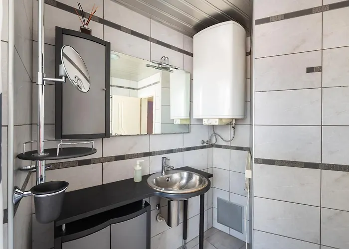 Promenade Rooftop Flat Apartment *